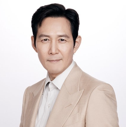  ️ 이정재, 드라마 제작사 인수 소송 승소…전 대표에 27억 8000만 원 배상 판결
