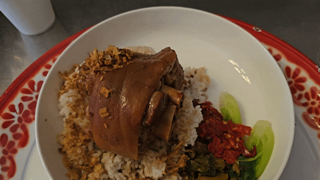  잠실 맛집 / 토요일 점심 웨이팅 꿀팁 족발덮밥 새우국밥 태국음식 송리단길 맛집 서보