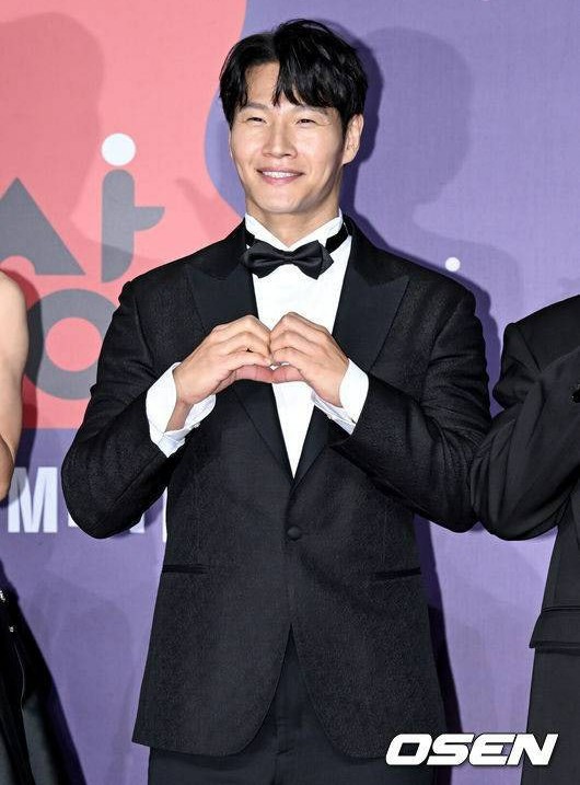 <b>김종국</b> 007작전 뺨친 <b>철통보안</b> 결혼 마쳐 비공개 결혼 전말... 