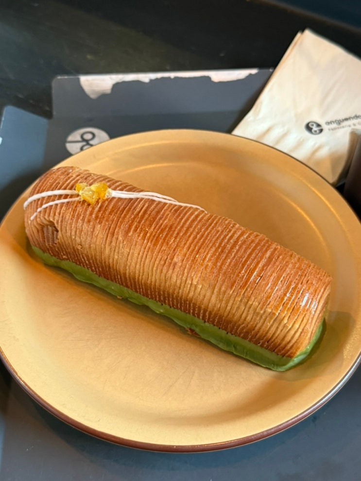  성수 카페 옹근달 대형 베이커리 맛집!