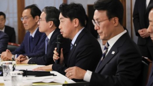 [속보] <b>강훈식 비서실장</b> “<b>미국</b> 근로자 석방 교섭 마무리 단계..... 