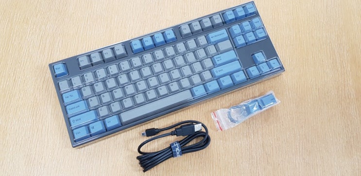  10년차 직장인의 첫 기계식 키보드, 레오폴드 FC750R PD 흑축 내돈내산 언박싱
