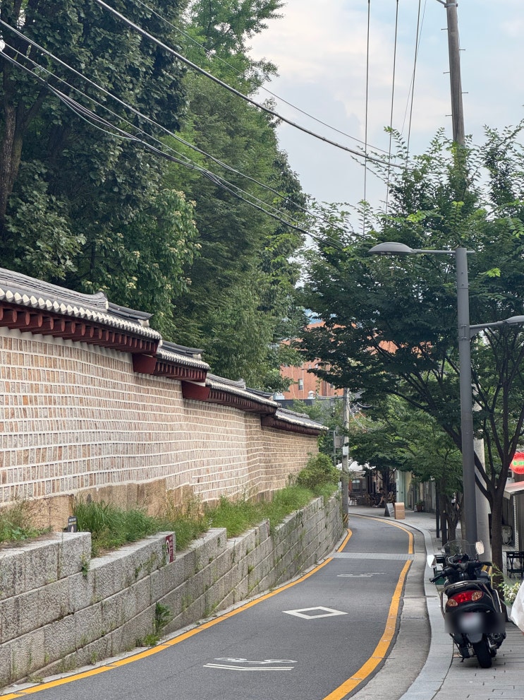  종로 서순라길 데이트코스 완전정복 결혼 후 첫 생일 남편이 준비한 감성 가득 카페 + 분위기 좋은 식당 + 치킨집 풀코스 후기 (예약 실수도 추억으로 남은 하루)