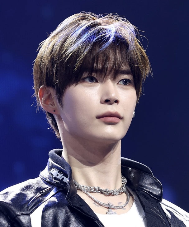 “‘으읏·야미’…<b>성한빈</b>, 여성 <b>신음</b> 흉내 <b>논란</b>에 또 사과”