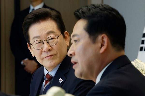 李·張 첫 단독 <b>회동</b>…<b>장동혁</b> "특검 아닌 대통령을 원한다"