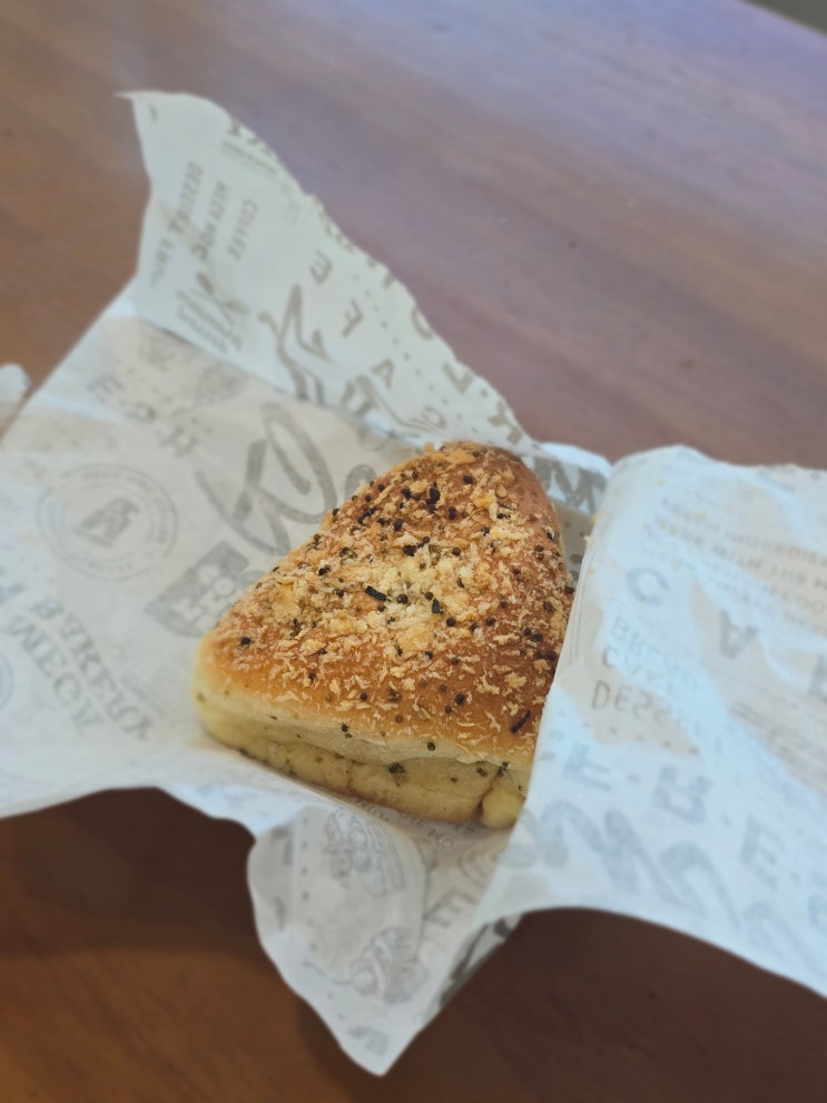  메가커피 매콤 비빔주먹빵 솔직 리뷰｜신메뉴 맛·칼로리·후기 총정리