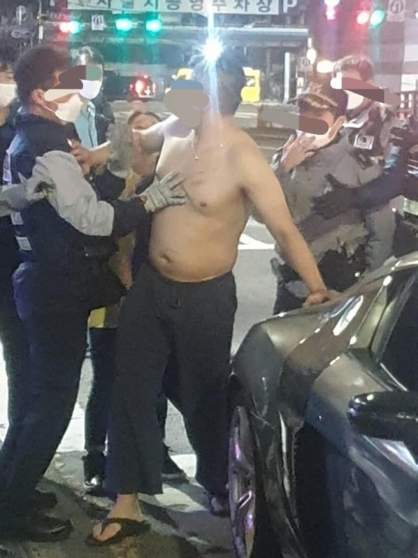 프로<b>야구 선수 출신</b> 조폭 <b>BJ</b>위대한, <b>아내 폭행</b>으로 구속 위기... 