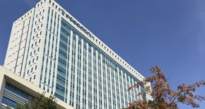  현행범 체포 과정서 60대 목 눌러 뇌졸중…경찰관 징역형 집유 ️