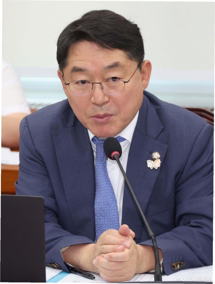 <b>박희승</b>, '<b>내란</b>특별<b>재판부</b>' 위험성 경고: 여당 내 소신 <b>발언</b>... 