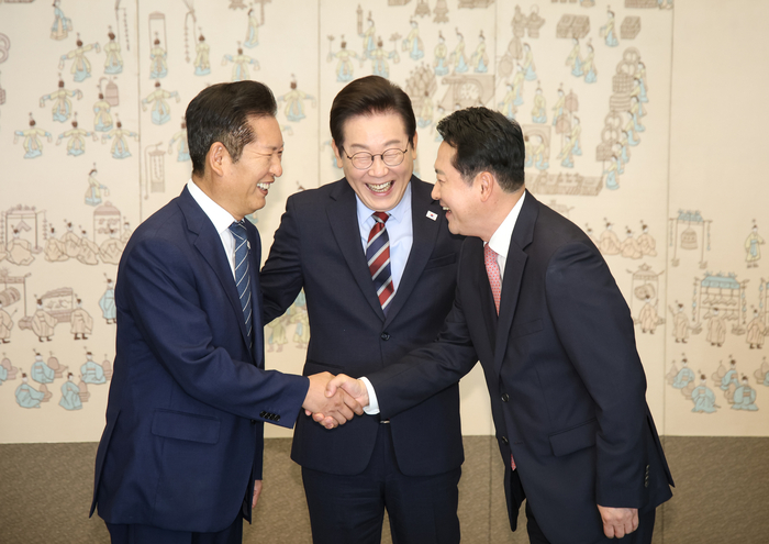 <b>이재명</b> 대통령, <b>여야</b>대표와의 오찬에서 <b>협치</b> 강조!