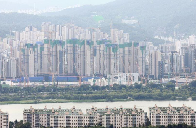  정부, 2030년까지 수도권 135만가구 신규 공급 