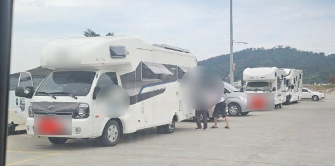  캠핑카가 벼슬인가?” 포항 해수욕장 주차 논란 ㄷㄷ