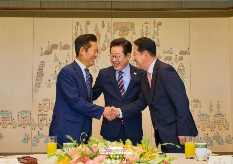 이재명 <b>대통령</b>, 정청래·장동혁과 <b>오찬 회동</b>…“야당도 주요... 