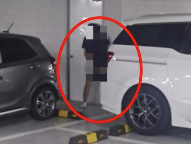  지하주차장에서 바지 훌러덩… ‘소변 테러’ 논란 