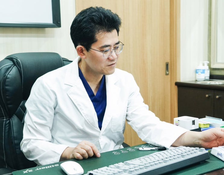  시흥 여성비뇨기과 요실금, 기침·웃음에도 소변이 새는 이유는?