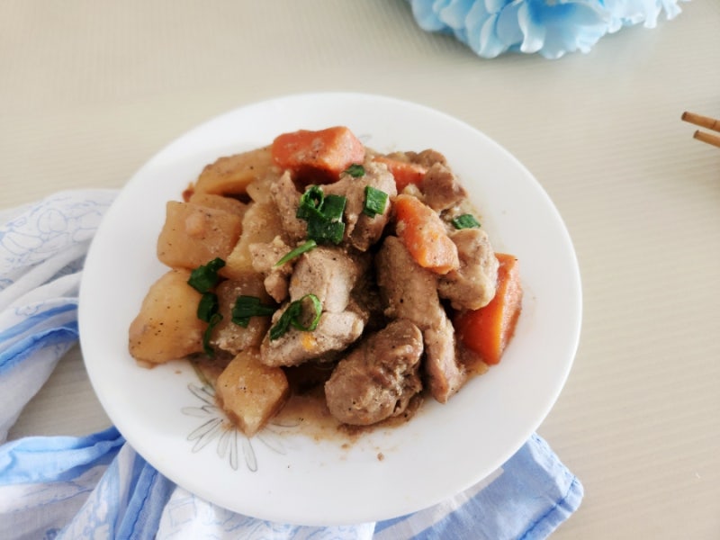 돼지고기 사태찜 갈비맛 나는 무찜 레시피