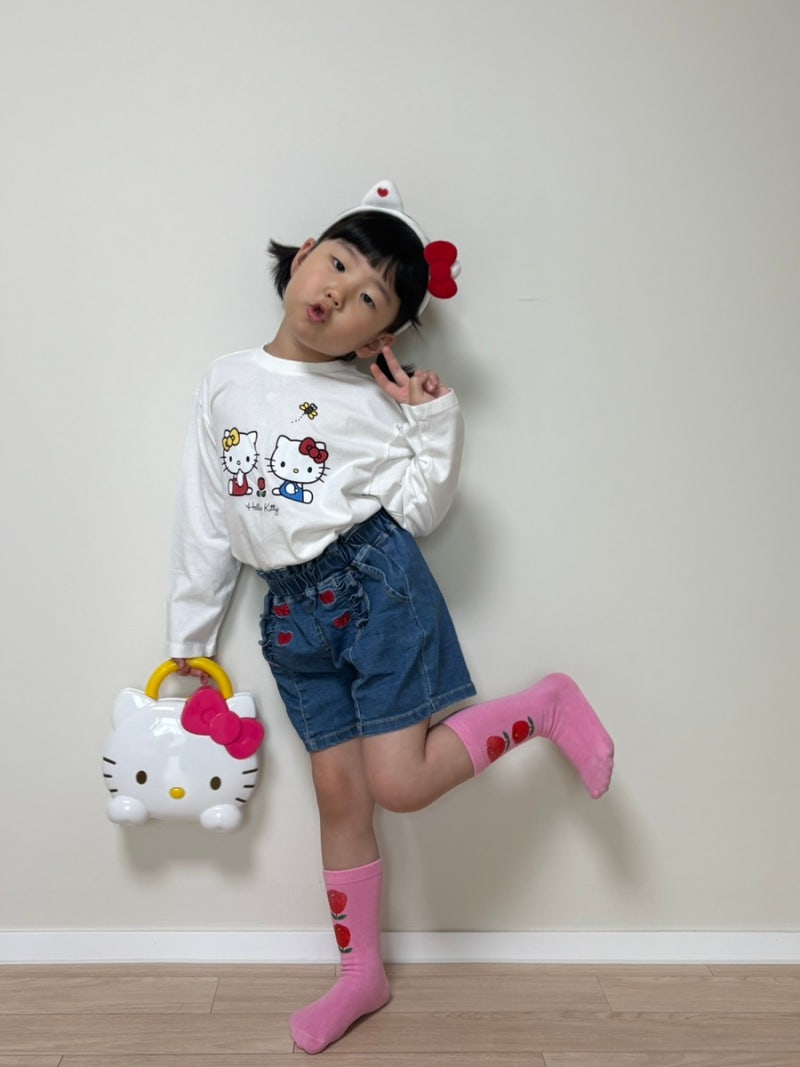 래핑차일드 헬로키티티셔츠 유치원 가을 등원룩