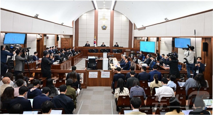 윤석열 전 대통령 <b>재판</b> 마무리 목표... 변수는 <b>특검</b>법 위헌 여부