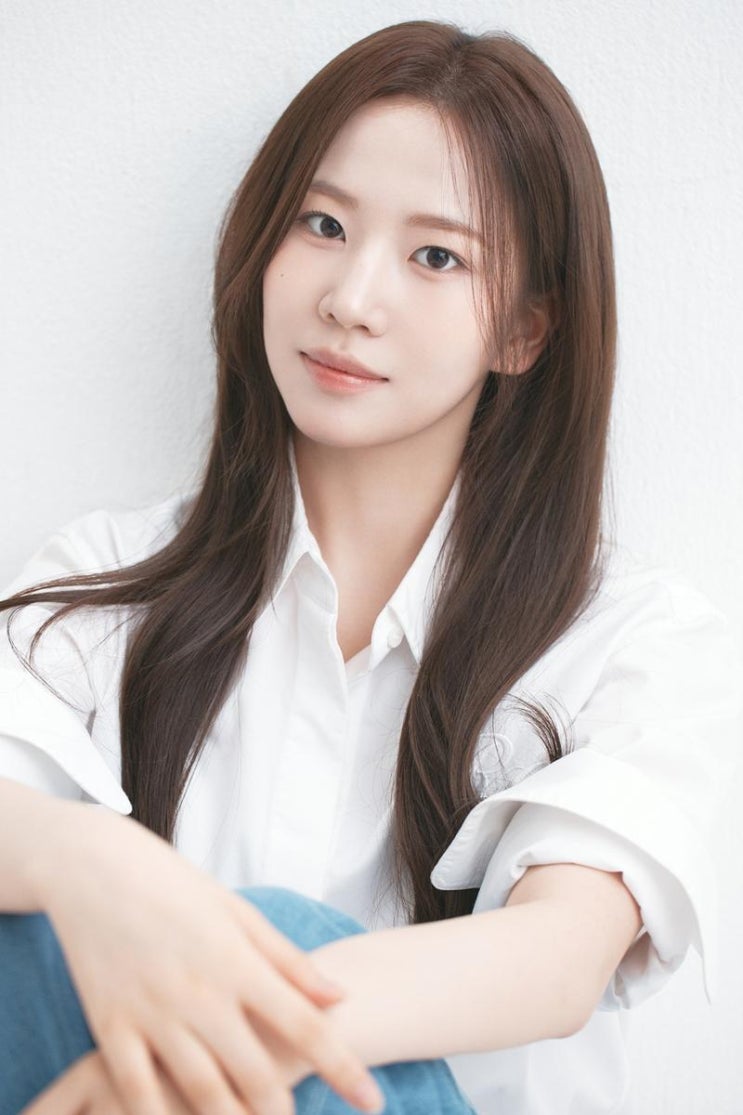 “새로운 얼굴, 두근거림 속 유지된 청순”…<b>소아린</b>... 