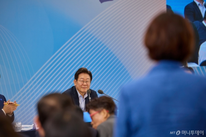 [속보] <b>이재명</b> 대통령, 12일 <b>강원</b>도민 200명과 '타운홀미팅... 