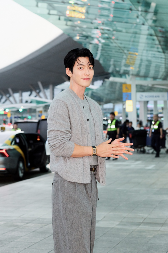 남자 명품 시계 예거 르쿨트르 리베르소 <b>김우빈 공항패션</b> 코디