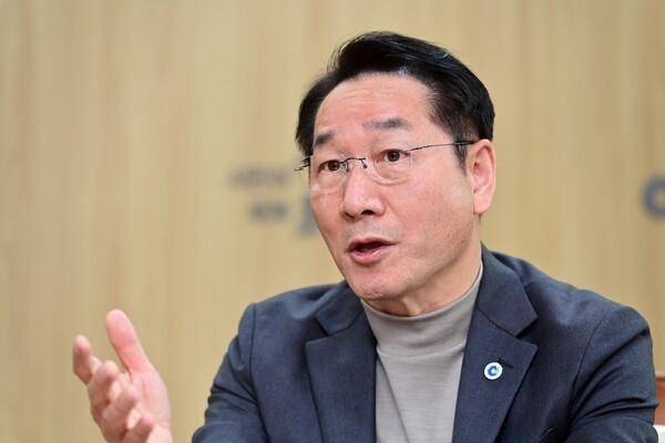 [충격] 경찰, <b>유정복 인천시장</b> 입건·<b>인천</b>시청 압수수색