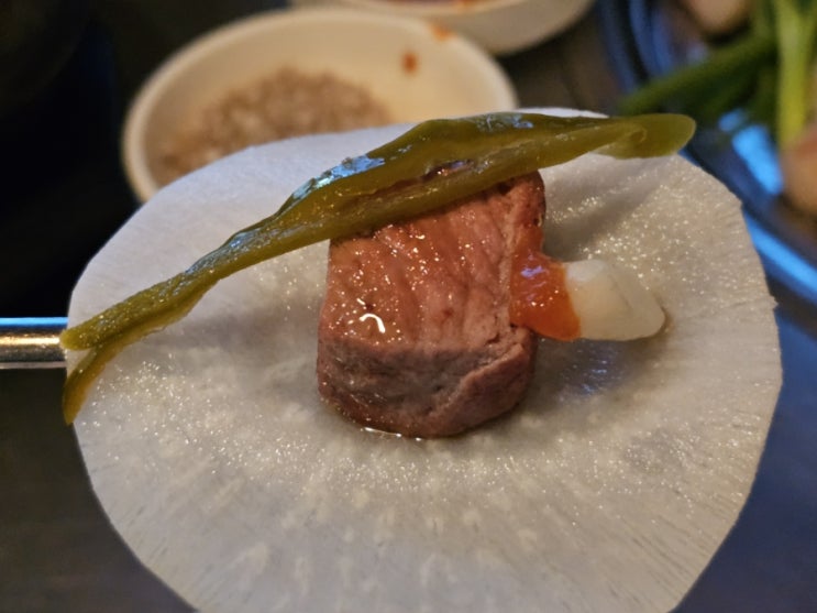  육즙 가득! 부산 서면 삼겹살은 역시 '부산댁 서면본점'이 진리