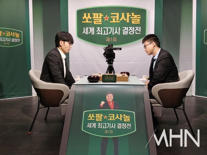 <b>신진서</b>·투샤오위, ‘<b>쏘팔코사놀</b>’ 결승전 접전…9번째 세계... 