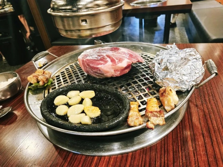  "동래정(대전시청점)" 고깃집 후기! 헛개수 물에 직접구워주는 서비스 그리고 무료 멜조림 까지 완벽한 곳"