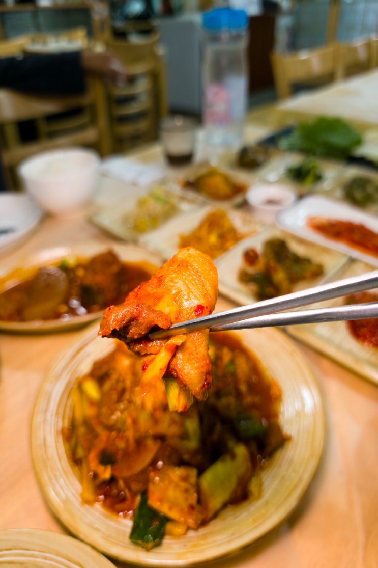  이천롯데아울렛맛집 황금뜰한정식, 한상차림과 제육볶음 후기