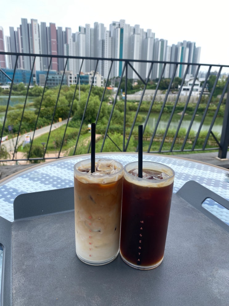  성성동 마젠타 성성호수공원뷰 카페 다녀온 후기