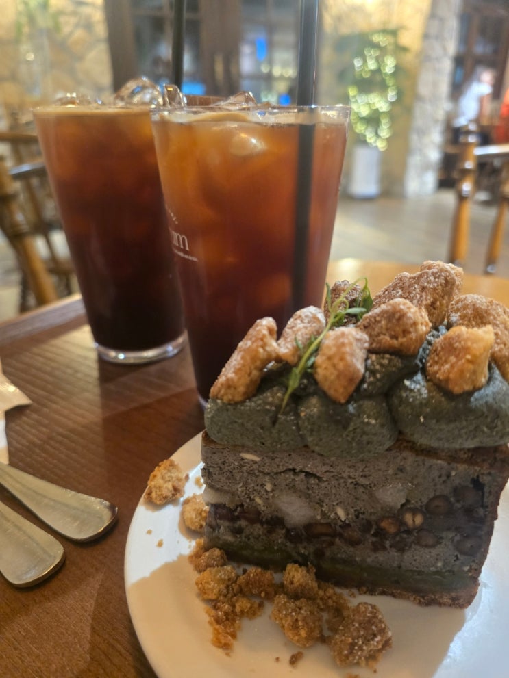  [둔촌동 카페] 맛과 분위기, 모두 잡은 '카페 오텀' 후기