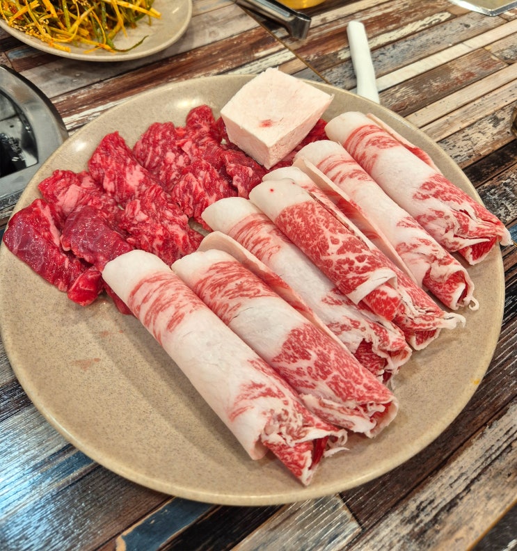  서울 회기역고기맛집 '이문동 그집 회기역 직영점' 한우차돌박이, 꽃살 가성비 좋은 대패삼겹살 7천원!