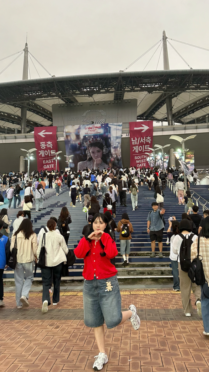 벌써 1년이 지난, 2024년 아이유 콘서트 다녀온 후기 | 인생 첫 콘서트