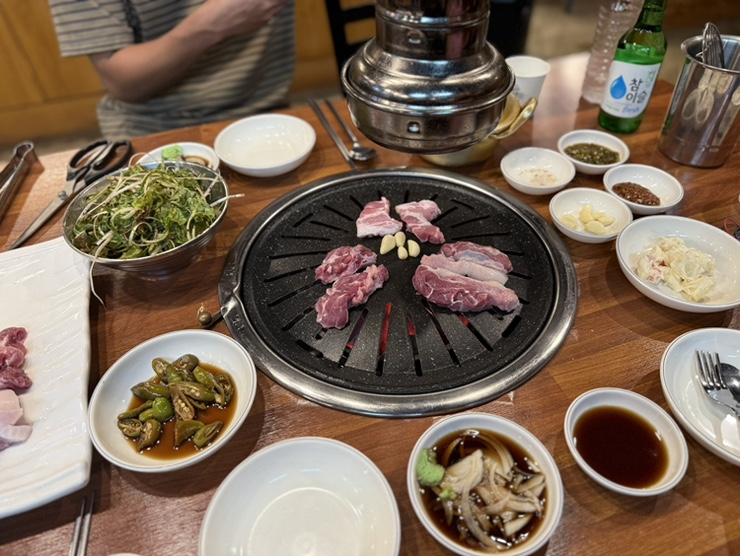  질 좋은 가성비 고기와 다양한 사이드 메뉴 도원동 밥집 깡통뒷고기