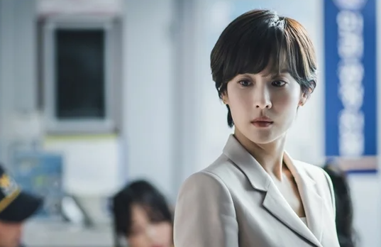 조여정 숏컷, 44세 맞아? 동안 스타일 비밀은 '이것'