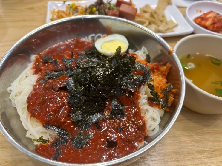  [안암역] 고려대학교 앞 비빔국수에 고기를 싸먹는 혼밥 맛집 <오성식당>