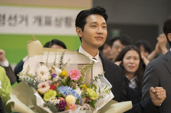 '<b>퍼스트레이디</b>' 지현우 불륜... 충격, 대통령 부부 <b>이혼</b>전쟁 시작