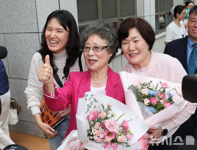  61년 만의 정의…성폭행 저항한 최말자 씨, 재심에서 무죄 