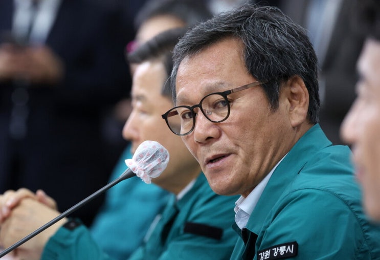 <b>강릉 시장</b>, 이 와중에… 직원들에게 맘카페 <b>댓글 지시</b>? 가뭄... 