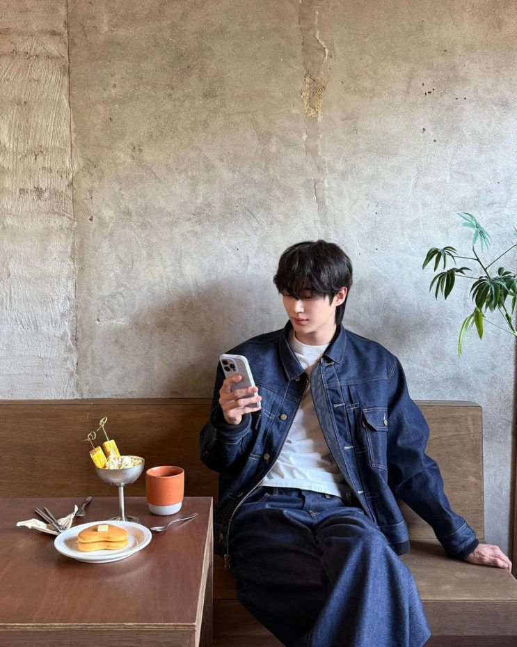  변우석 남친룩 청청패션 화제? 가을룩 코디 꿀팁!