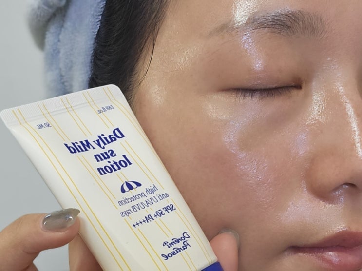  프리미엄 원료 담은 촉촉한 파라솔 선크림 남녀 사용 가능