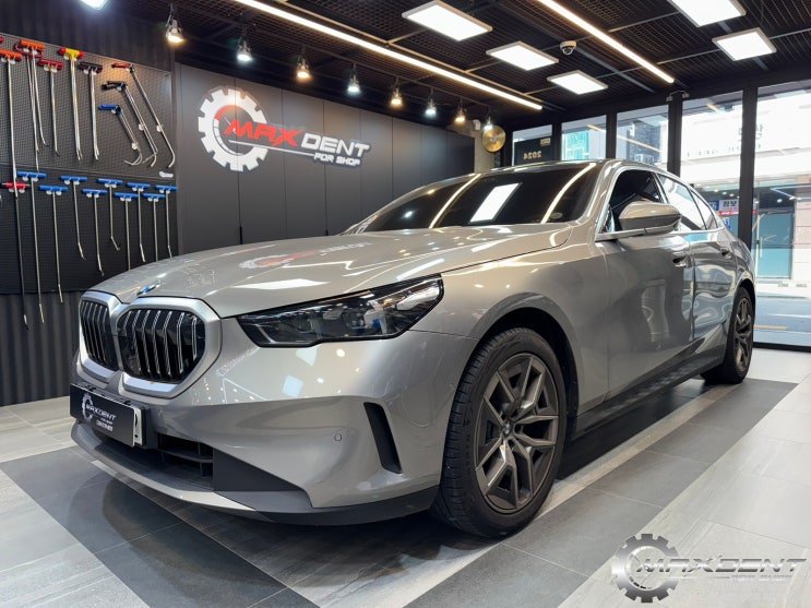  BMW G60 사고수리  보조석 리어도어·휀다 알루미늄 판금도색 (2일)