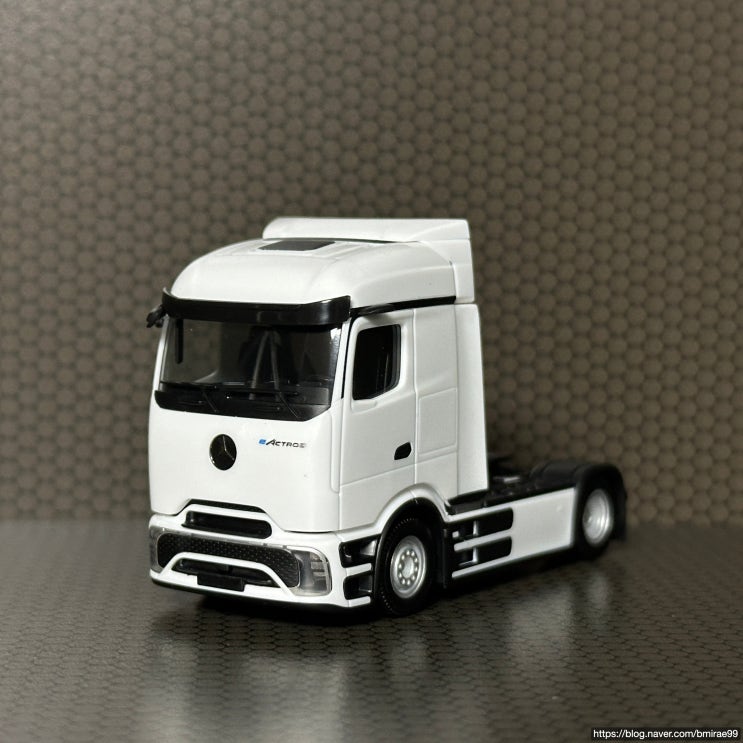  [1/87 트럭] 메르세데스-벤츠 eActros 600 (ProCabin 악트로스, 모형 분해)