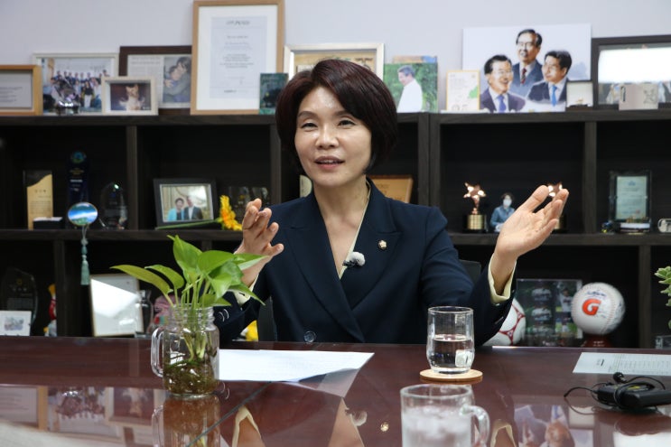 <b>미국</b> 조지아주 <b>구금</b>된 한국 <b>근로자</b> 절반 이상 ESTA로 근무... 
