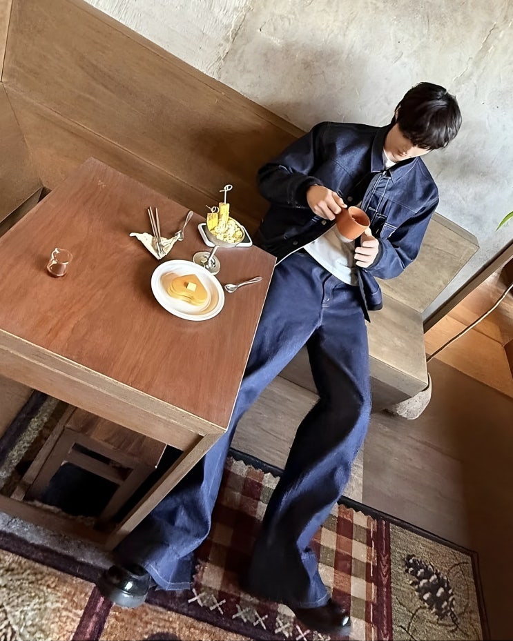  "흰티 하나로 끝" 변우석 남친룩 청청패션 화제