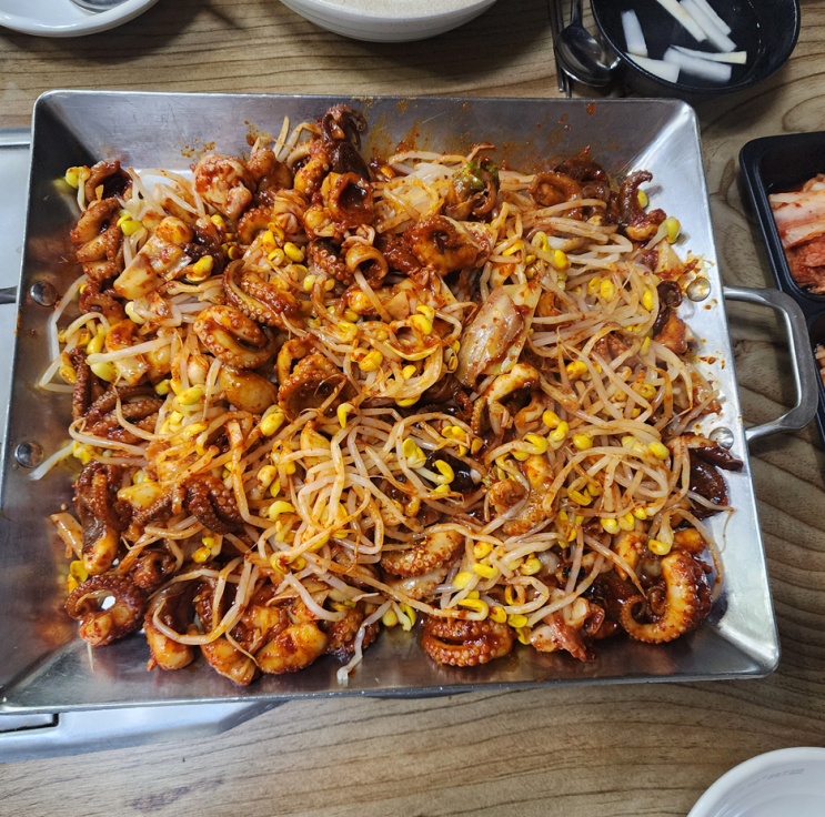  [양평 용문 맛집]  매운맛 제대로! 양평 쭈꾸미 철판 맛집 돗가비 (들깨수제비까지 먹어본 후기)
