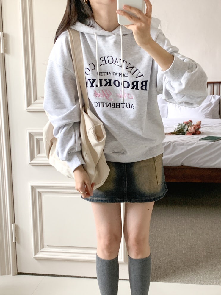  여자 가을 루즈핏 후드 티셔츠, 영문 자수로 꾸안꾸 데일리룩 완성!