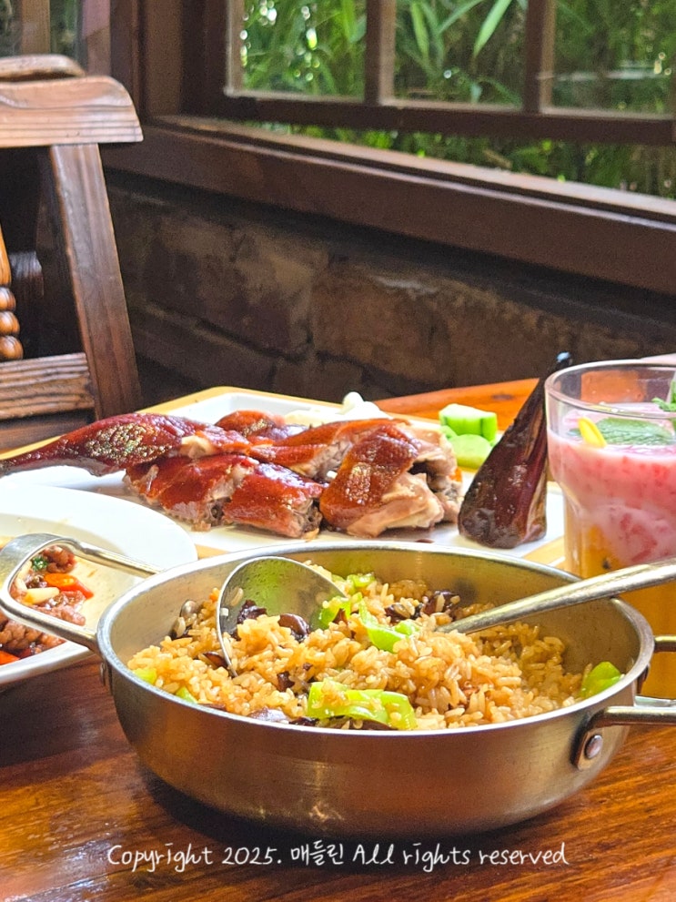  중국 여행 쿤밍 맛집 추천 老滇山寨(永安路店) 라오디엔산자이 현지인 강추 운남특색요리 파는 식당
