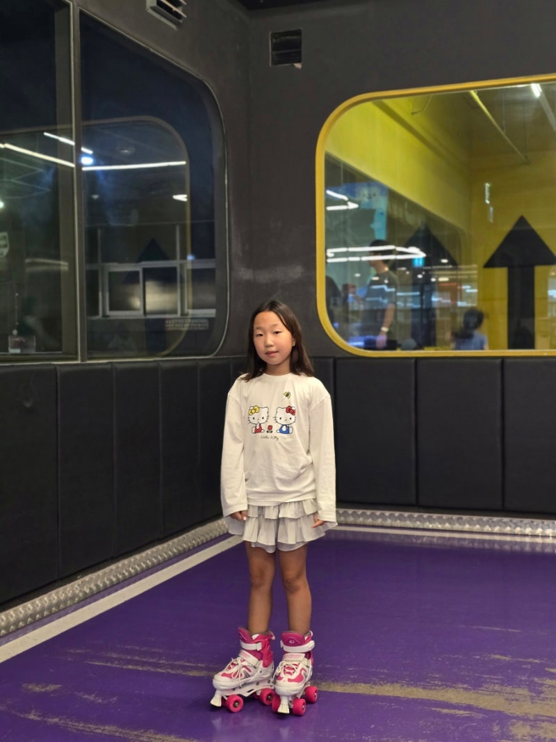 래핑차일드 헬로키티 콜라보 가을 여아티셔츠 귀엽다